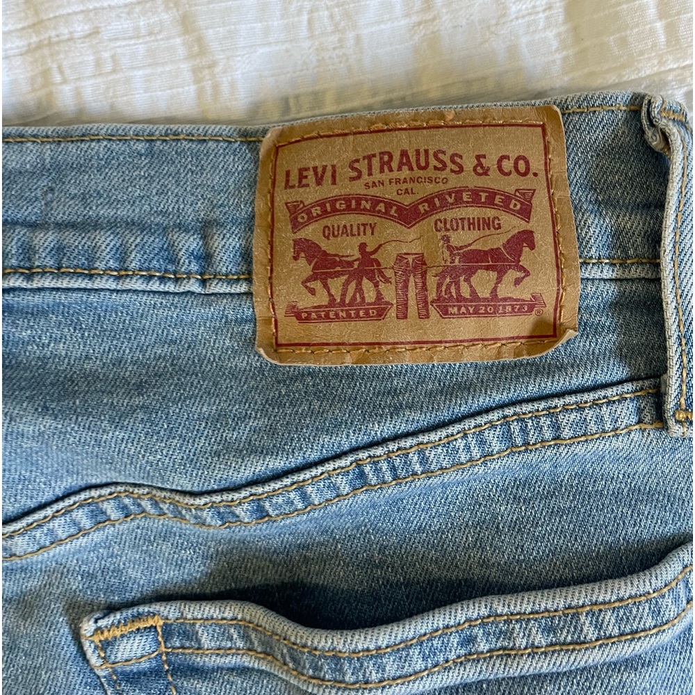 Levi’s Wedgie Straight Jean